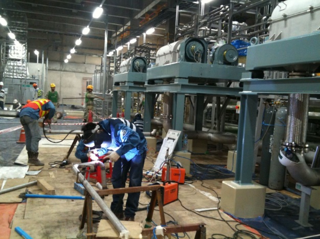 Giúp việc công xưởng cơ khí Cấp Tuyền